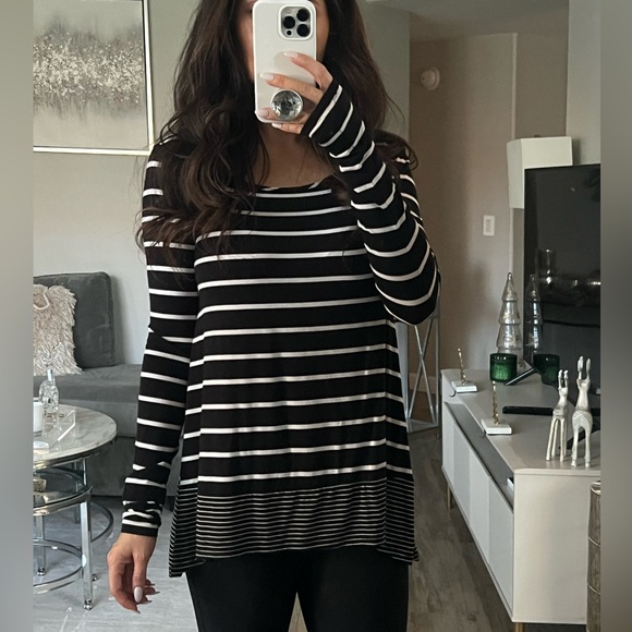 BCBG MAXAZRIA Blouse Long Sleeve Womens XS Light Weight Black White Striped Lane - Picture 1 of 8